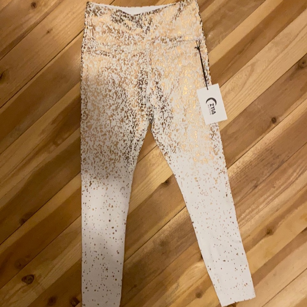 Zyia White Stay Gold Light n Tight Hi-Rise 7/8